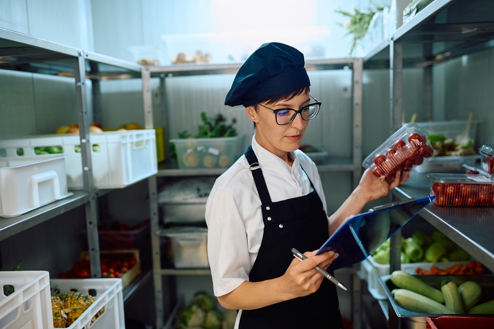 Afla cum schimbarile din horeca din romania afecteaza profitul si descopera solutii practice de aprovizionare.